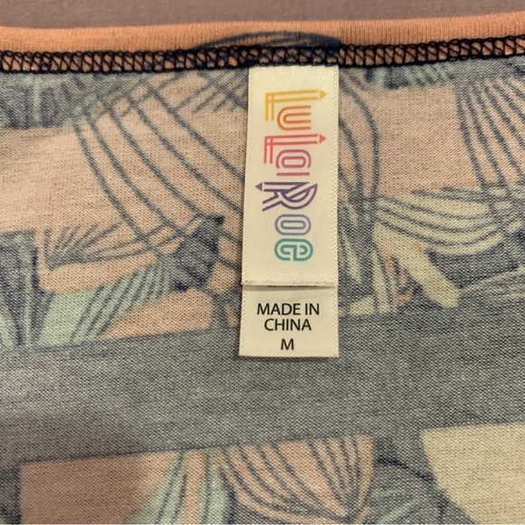 EUC LuLaRoe Perfect T - Medium - Picture 2 of 4